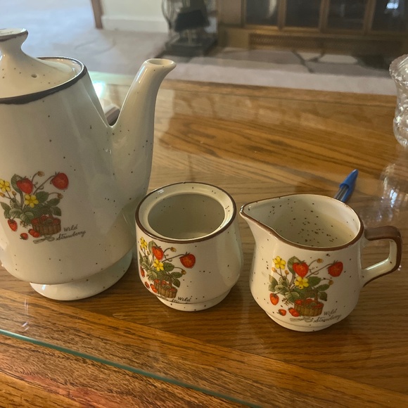Tea set - Picture 1 of 1